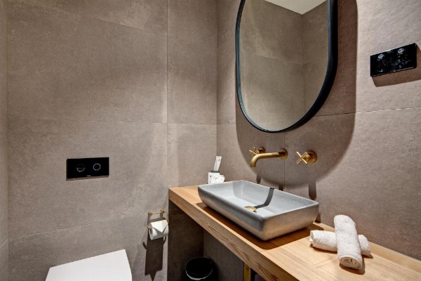 Zara Tower  Luxury Suites and Apartments image 13